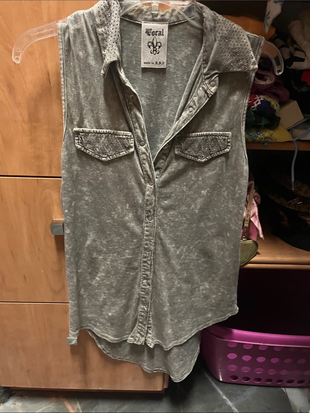 Vocal Mineral-Wash Studded Collar Sleeveless Button Front Top - Grey